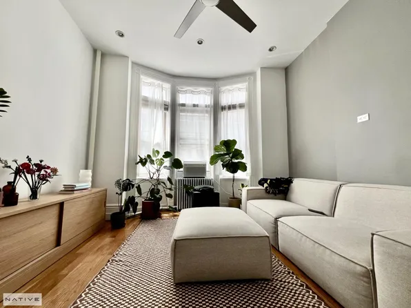 784 Manhattan Avenue image 1 of 8