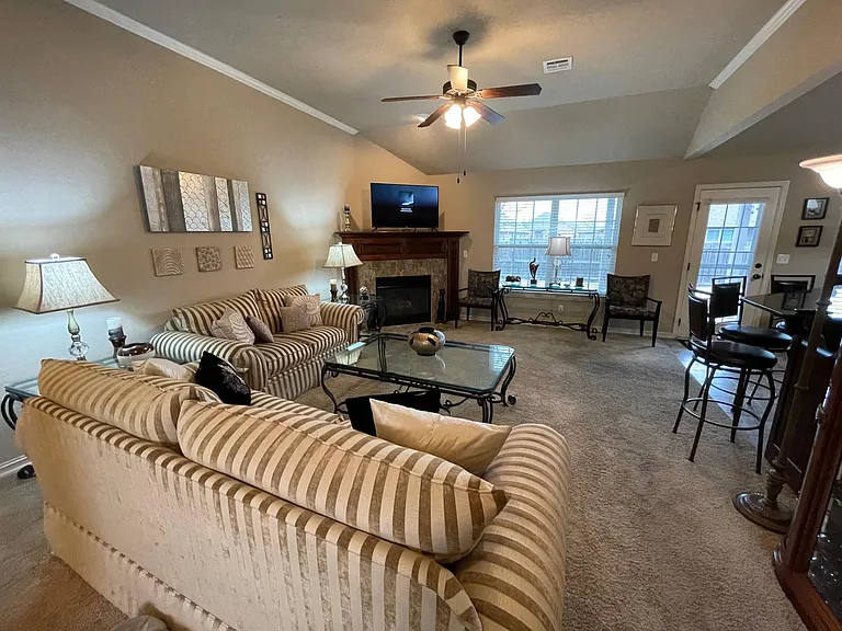 3216 E Fairmont Pl — Photo 5