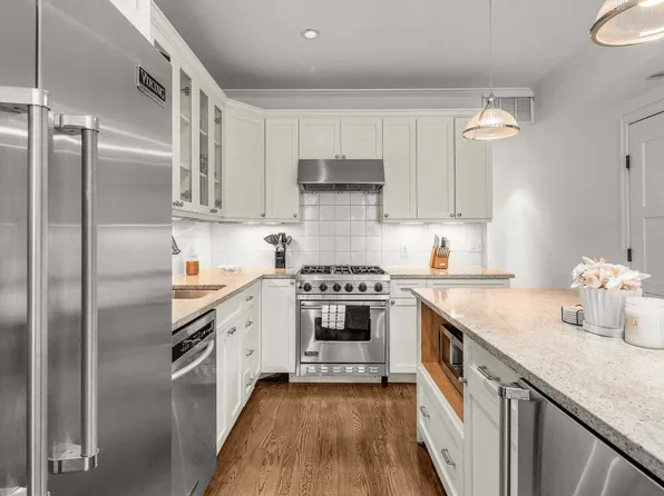 49 West 16th Street image 5 of 12