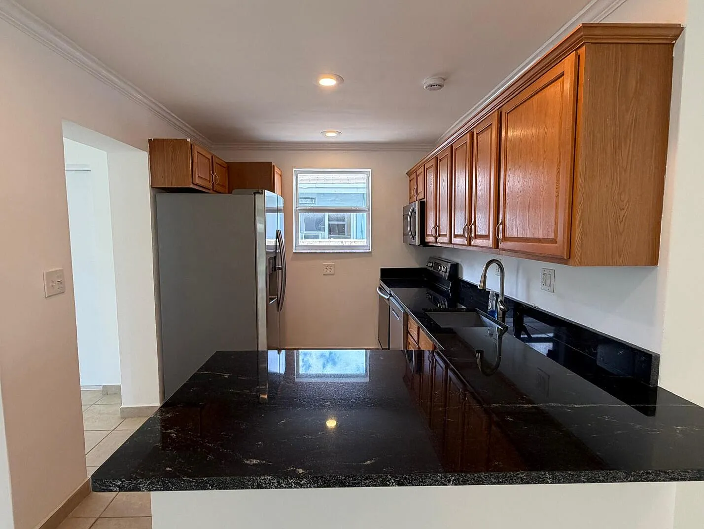 3 bed, 2.0 bath, 1445 sqft, $2,750 — Photo 4