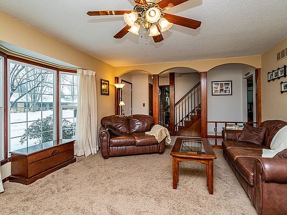 2nd image of 2814 Monroe Dr
