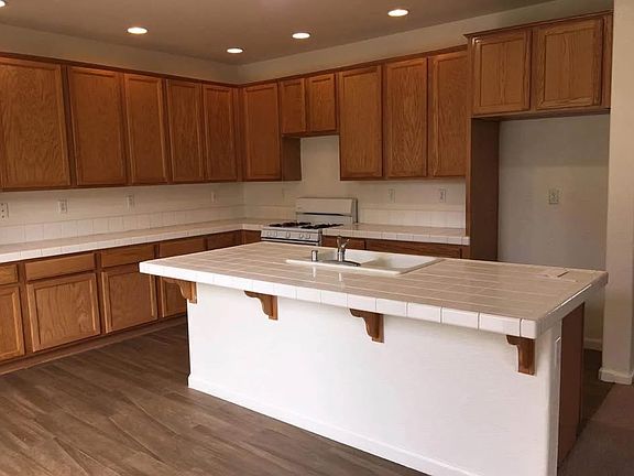 3rd image of 7704 Dolphinfish Way