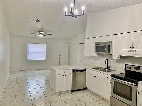 3rd image of 1218 Amberwood Blvd