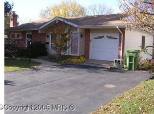 705 W Poplar Rd, Sterling, VA 20164