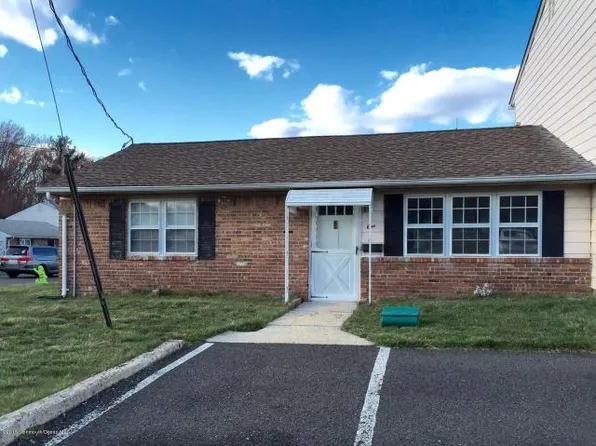 1 Michigan Dr, Matawan, NJ 07747