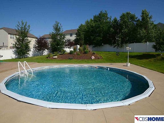 2nd image of 15808 Cary Cir