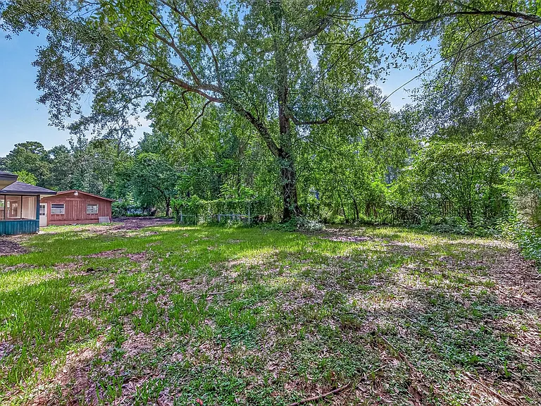 611 Dogwood Trl — Photo 22