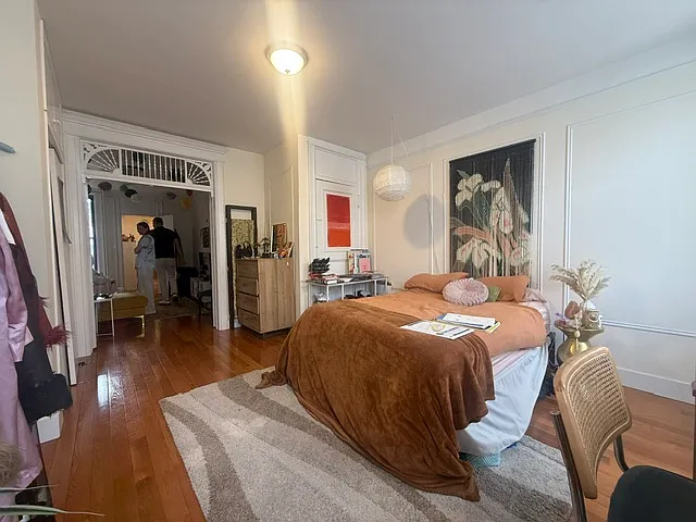 25-43 38th St #3L — Photo 2