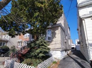 6659 75th St, Middle Village, NY 11379