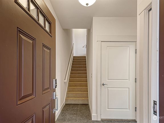 4th image of 755 Harvard Avenue E #B