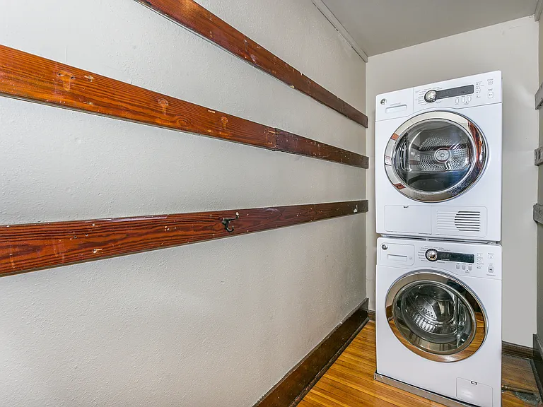 Sunnyside Apartments — Photo 5