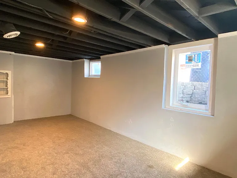 6043 Forest Ave — Photo 14