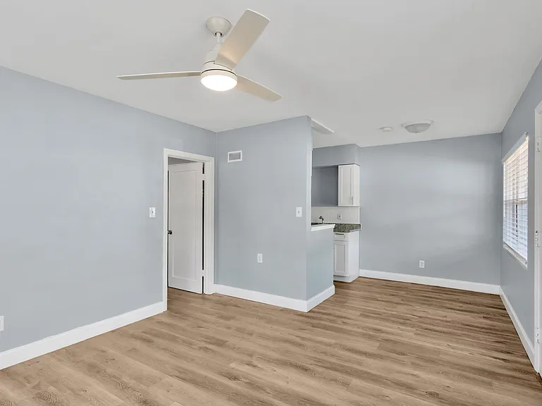 1233 Grove St — Photo 13