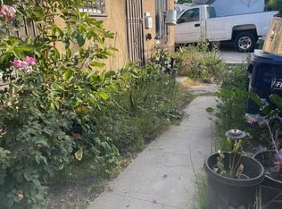 1202 E 70th St, Los Angeles, CA 90001