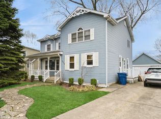 6919 W 96th St, Oak Lawn, IL 60453