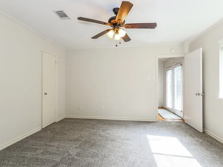 84 Fallshire Dr — Photo 10