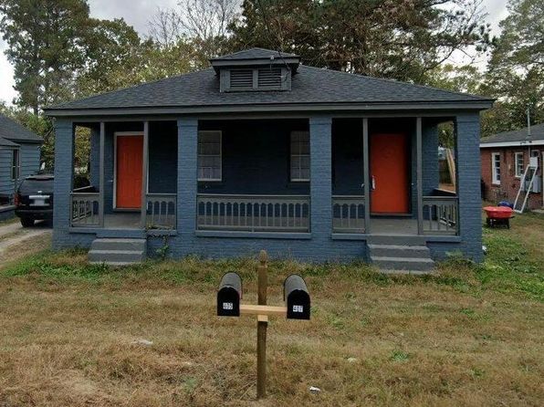 405 Dexter St