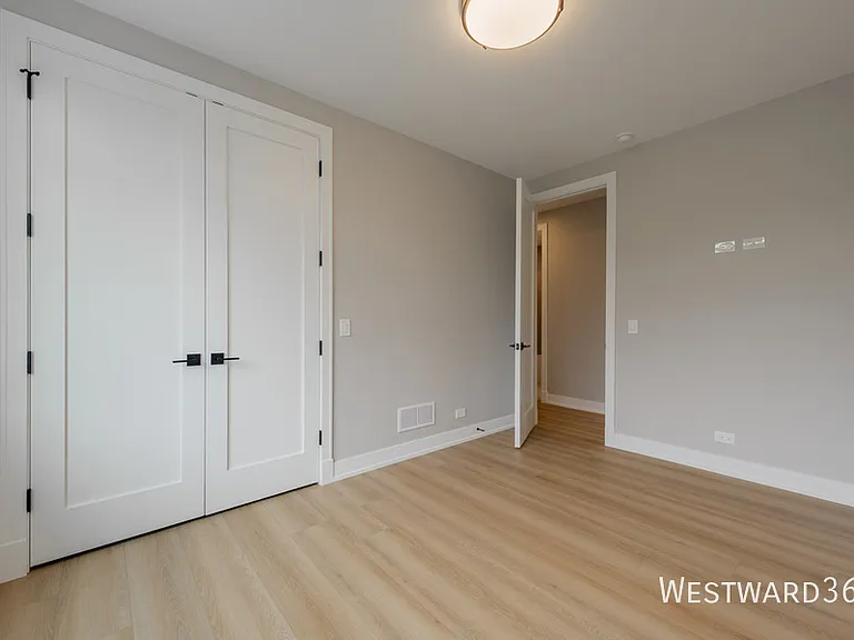 3555 N Neenah Ave #2N — Photo 18