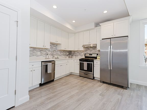 4th image of 92-94 George St #203