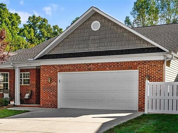 3rd image of 214 Heritage Hill Dr