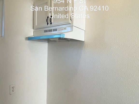 4th image of 954 N F St #1/2