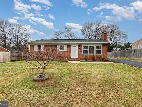3rd image of 214 Marshall Dr
