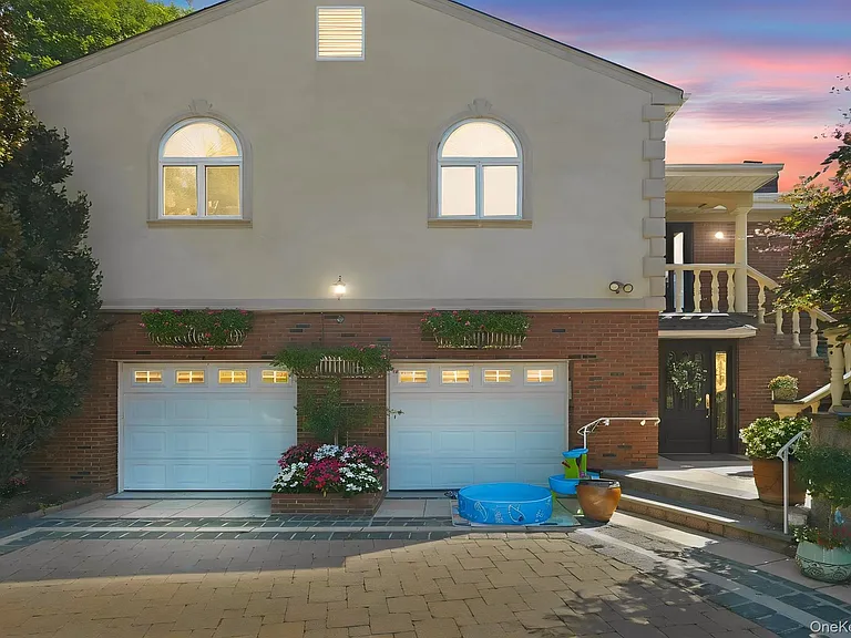 316 Gainsborg Ave #2 — Photo 1