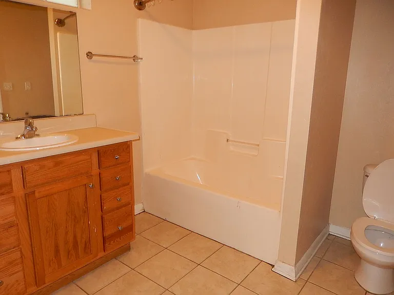 212 Edwards St — Photo 20