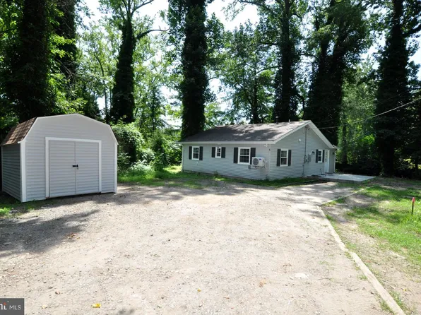 5 Roberts Rd, Mount Holly, NJ 08060