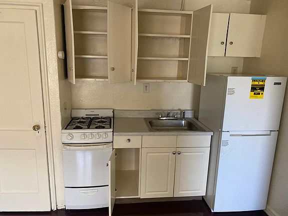 3rd image of 305 Parrott Ave #3C