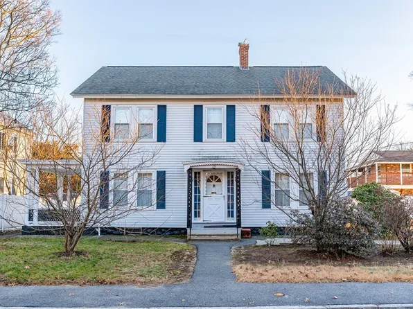 28 Fleming St, Lowell, MA 01851