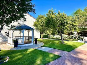 4648 Park Granada