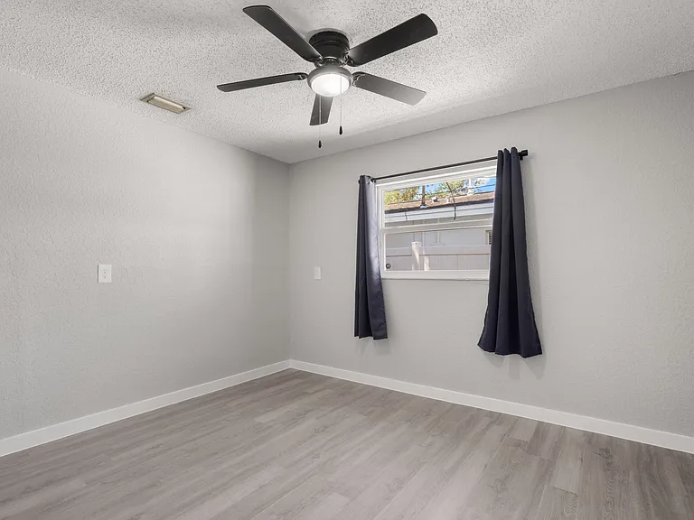 1845 New Hampshire Ave NE — Photo 17