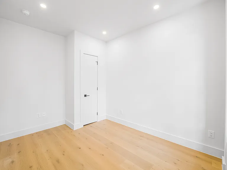 188 6th Ave #5R — Photo 8