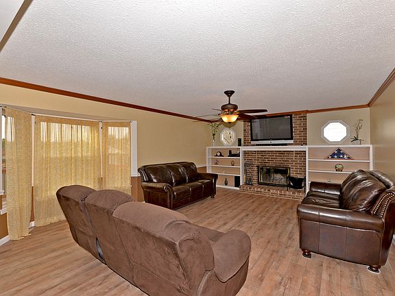 5th image of 13317 East Ln
