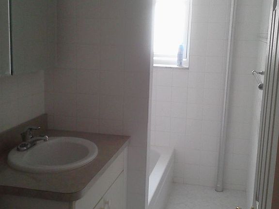 72 Avenue U Bathroom