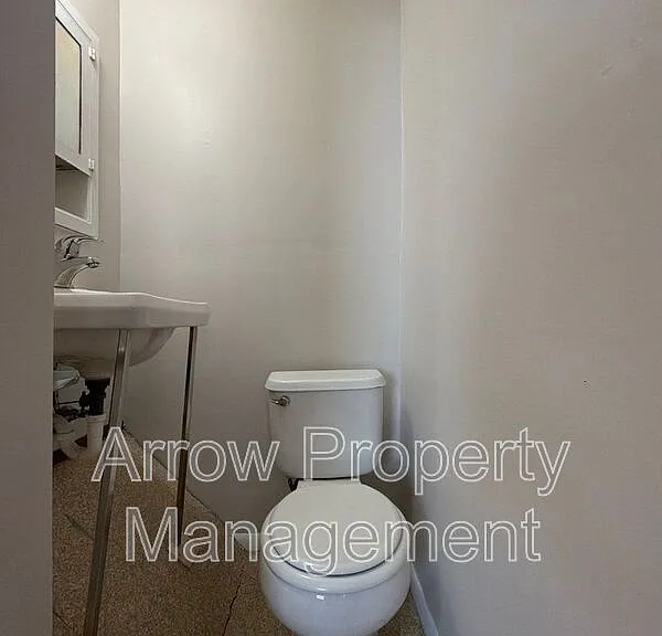 1309 S 10th St — Photo 12