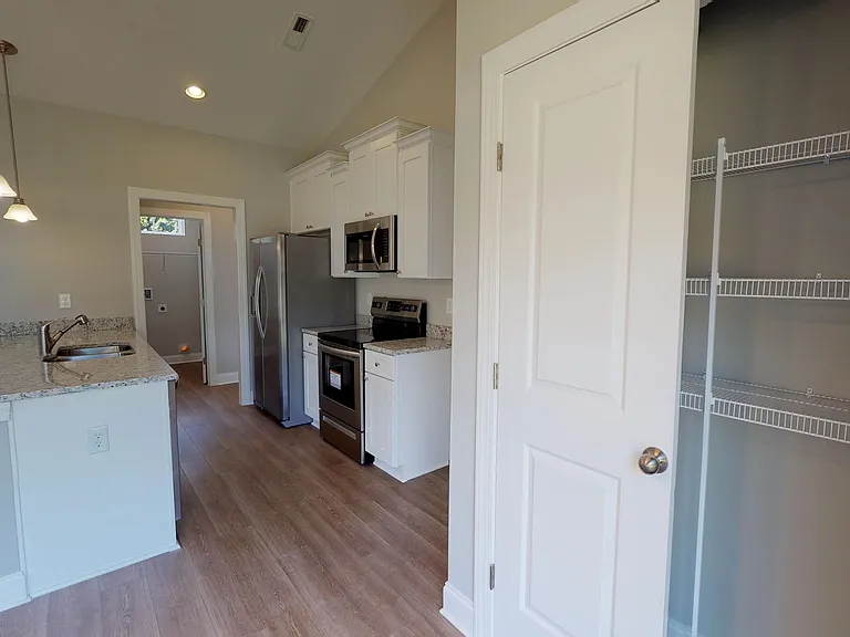 68 Racquet Club Dr #5 — Photo 6