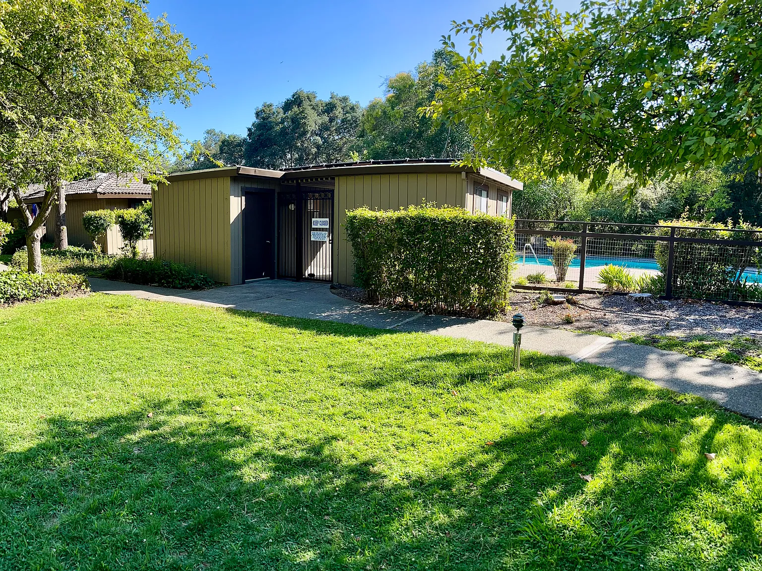 2 bed, 1619 sqft, $3,200 — Photo 4