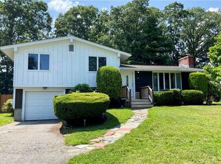 28 Cushing Rd, Warwick, RI 02888