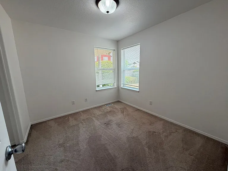 822 Monmouth Ave S — Photo 6