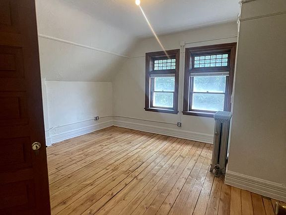 4th image of 223 E Ferry St #205