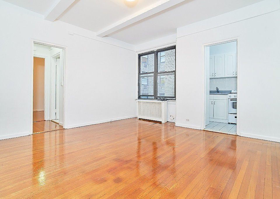 1st image of 135 E 50th St APT 6A