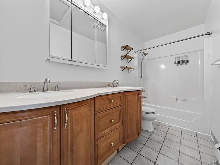 82 Walton Ter — Photo 23