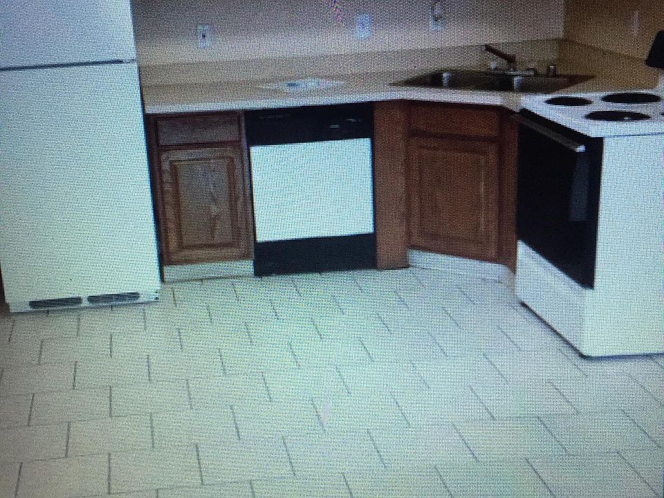 2nd image of 1030 Amsterdam Rd