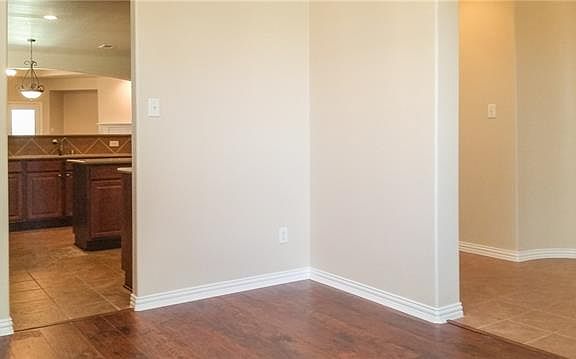 4th image of 16412 Dry Creek Blvd