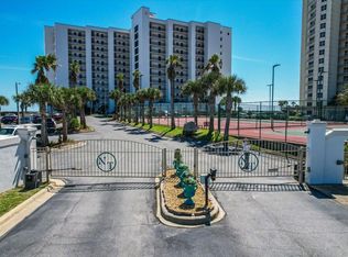 8271 Gulf Blvd APT 302, Navarre, FL 32566