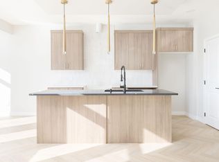 4140 208th St NW, Edmonton, AB