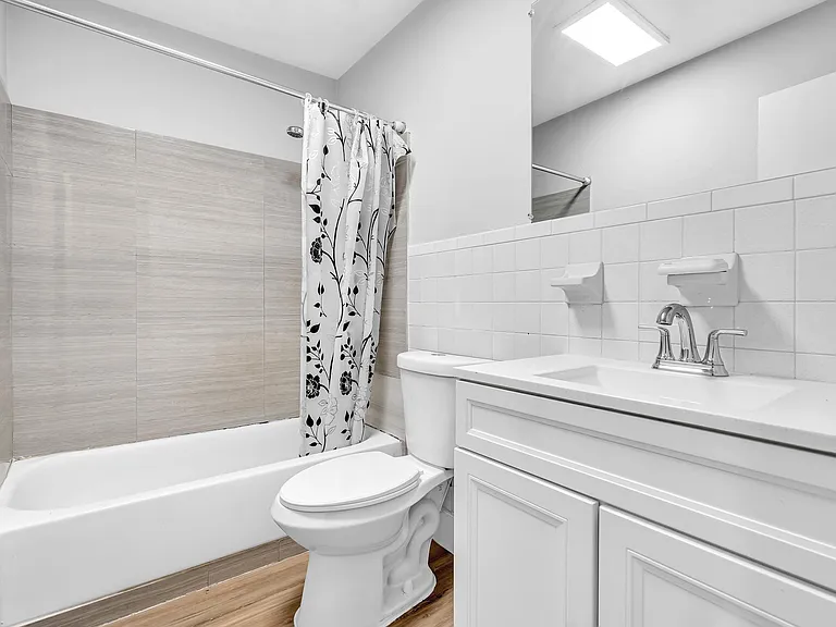 232 SE 9th Ave #2 — Photo 14