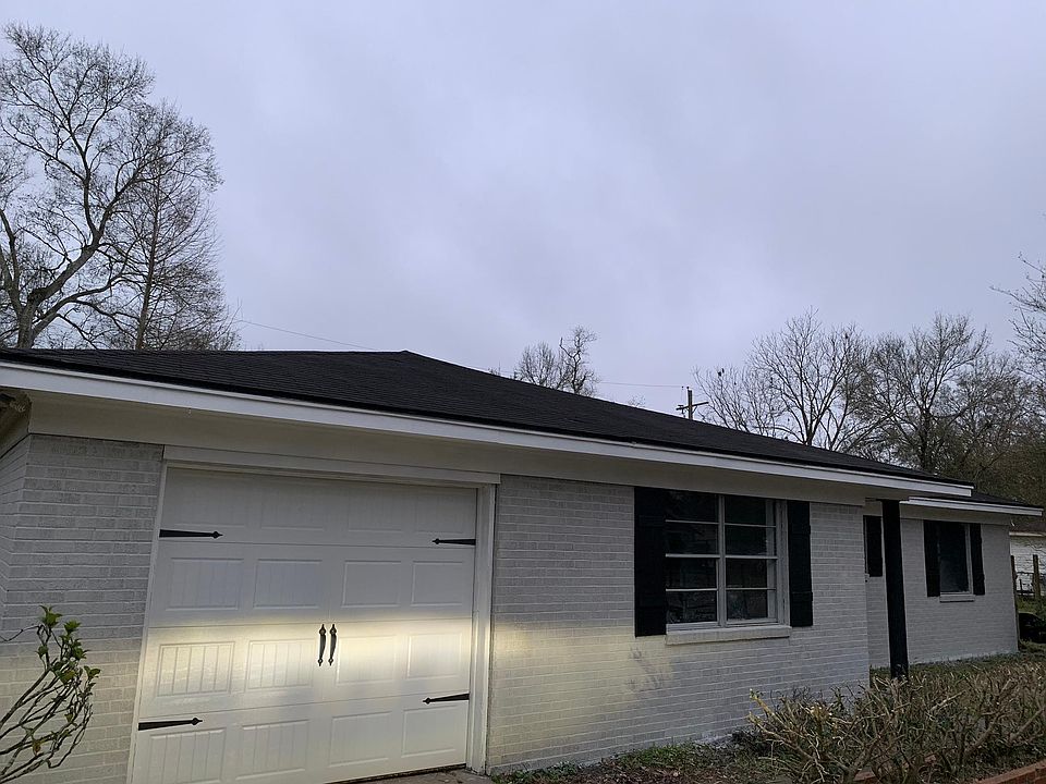 1st image of 513 Greenbriar St